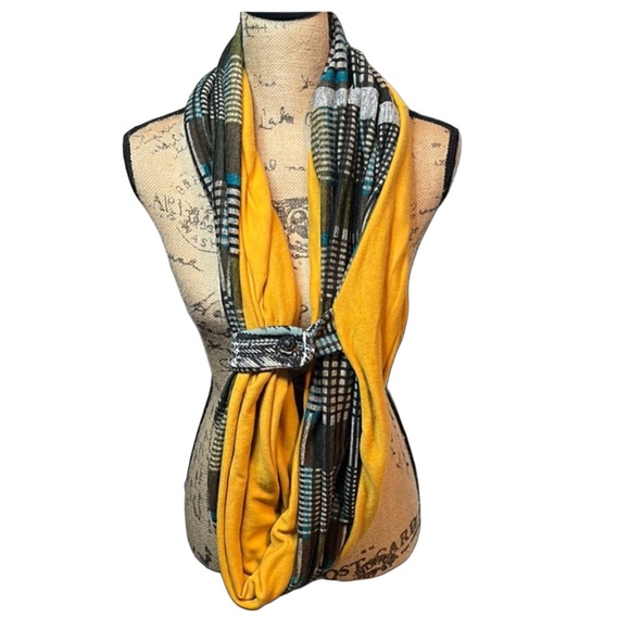 Reversible Scarf - Picture 4 of 5